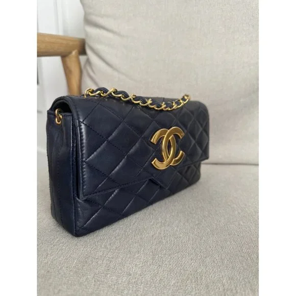 Chanel Flap Bag - Picture 7 of 9